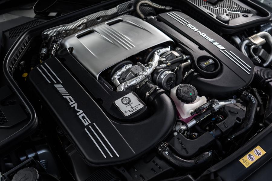  Mercedes-AMG C63 Estate 2015 года  (UK) (фото 2 из 30)